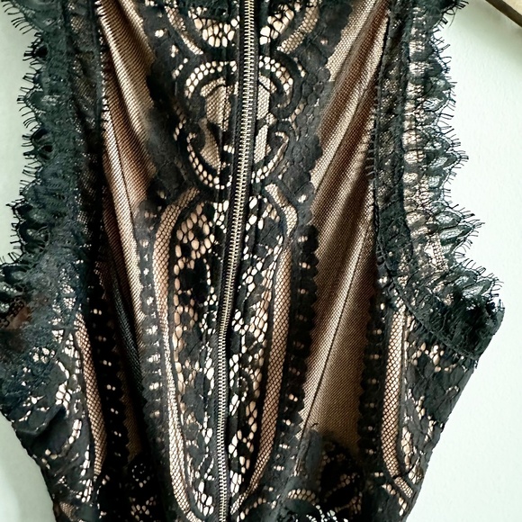 a.peach black lace sleeveless top - Picture 3 of 8
